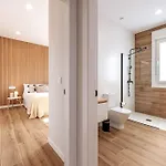 White Tree And アパートホテル 3*