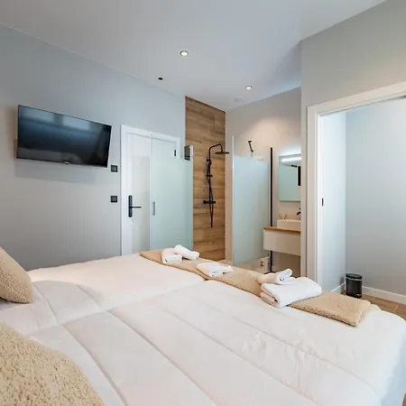 White Tree And מלון דירות