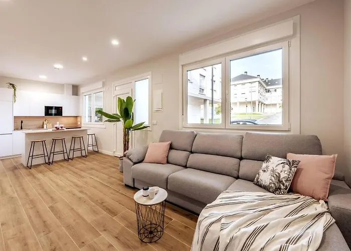 מלון דירות White Tree And 3*